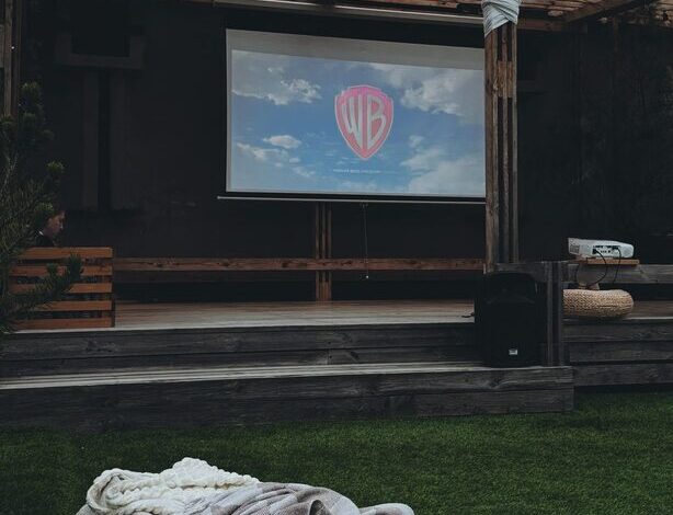 How to Plan the Perfect Screen-Light Evening at Home